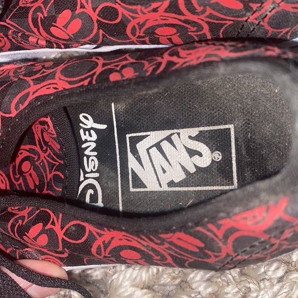 Vans Mickey Mouse Disney limited edition lace up sneakers - Picture 9 of 10